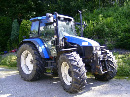 New Holland Traktor